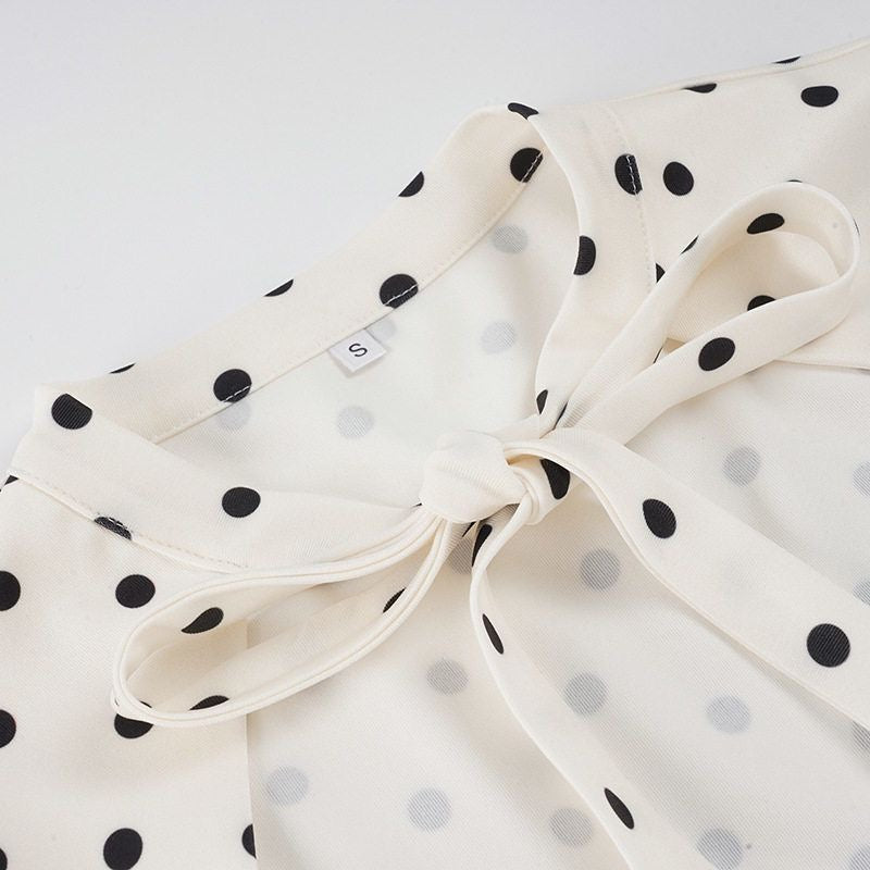 Robe courte blanche à pois – Style parisien