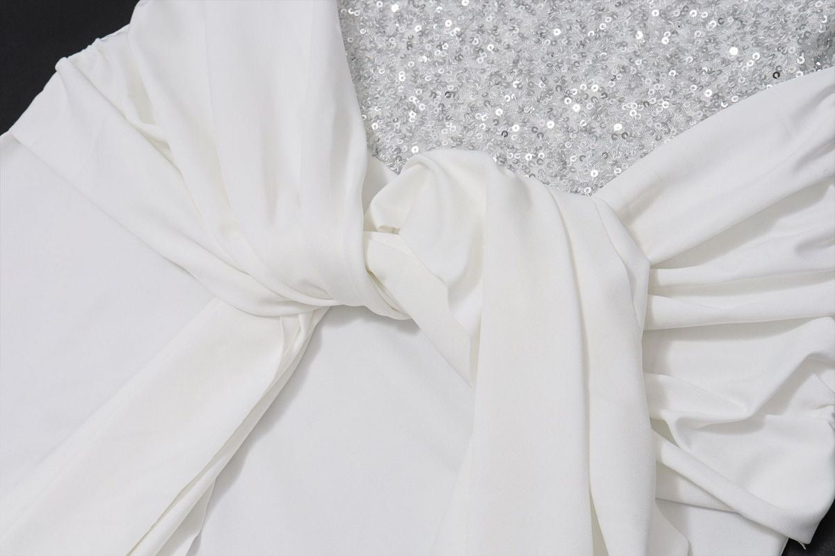 Robe de soirée blanche ou bordeaux – Coupe chic
