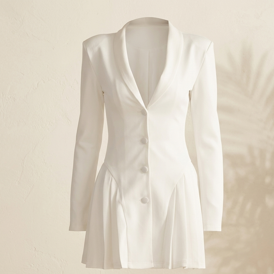 Robe chic ajustée – Élégance féminine